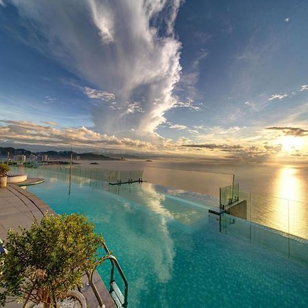 Panorama Central Nha Trang- Vietnam'S Highest Infinitive Rooftop Pool Exterior photo
