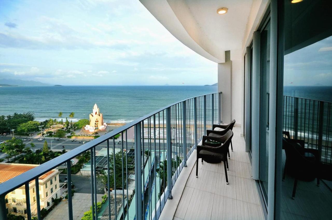 Panorama Central Nha Trang- Vietnam'S Highest Infinitive Rooftop Pool Exterior photo