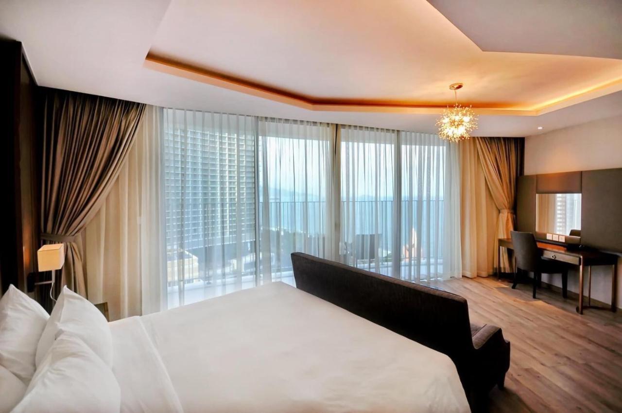 Panorama Central Nha Trang- Vietnam'S Highest Infinitive Rooftop Pool Exterior photo