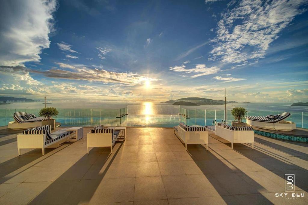 Panorama Central Nha Trang- Vietnam'S Highest Infinitive Rooftop Pool Exterior photo
