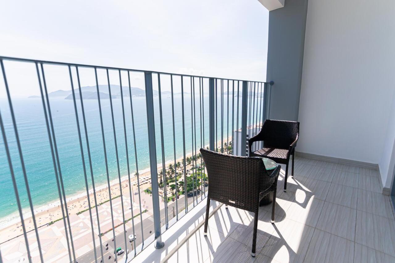 Panorama Central Nha Trang- Vietnam'S Highest Infinitive Rooftop Pool Exterior photo