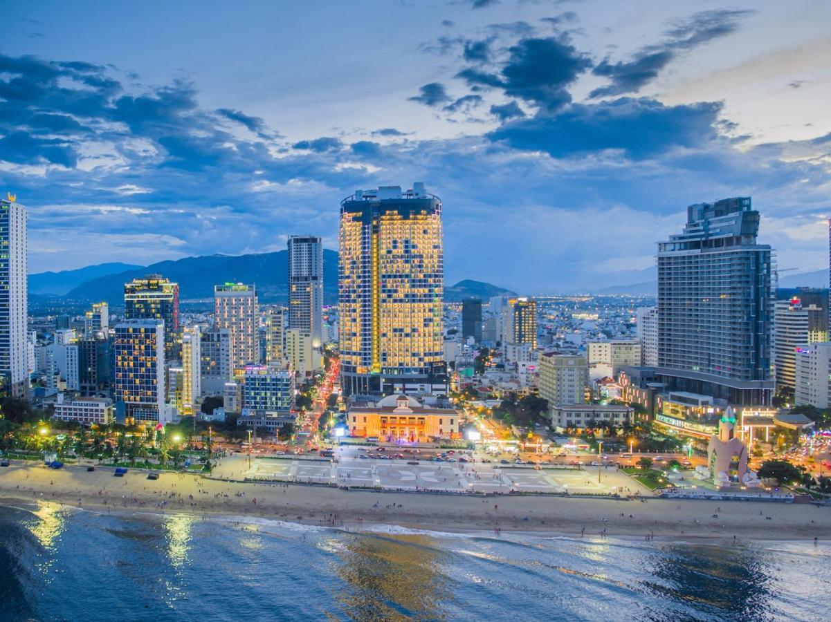Panorama Central Nha Trang- Vietnam'S Highest Infinitive Rooftop Pool Exterior photo